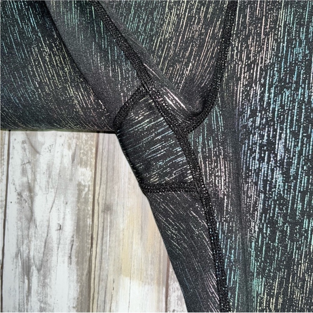 Zyia Vertical Mirage Light N Tight Leggings - Picture 6 of 8